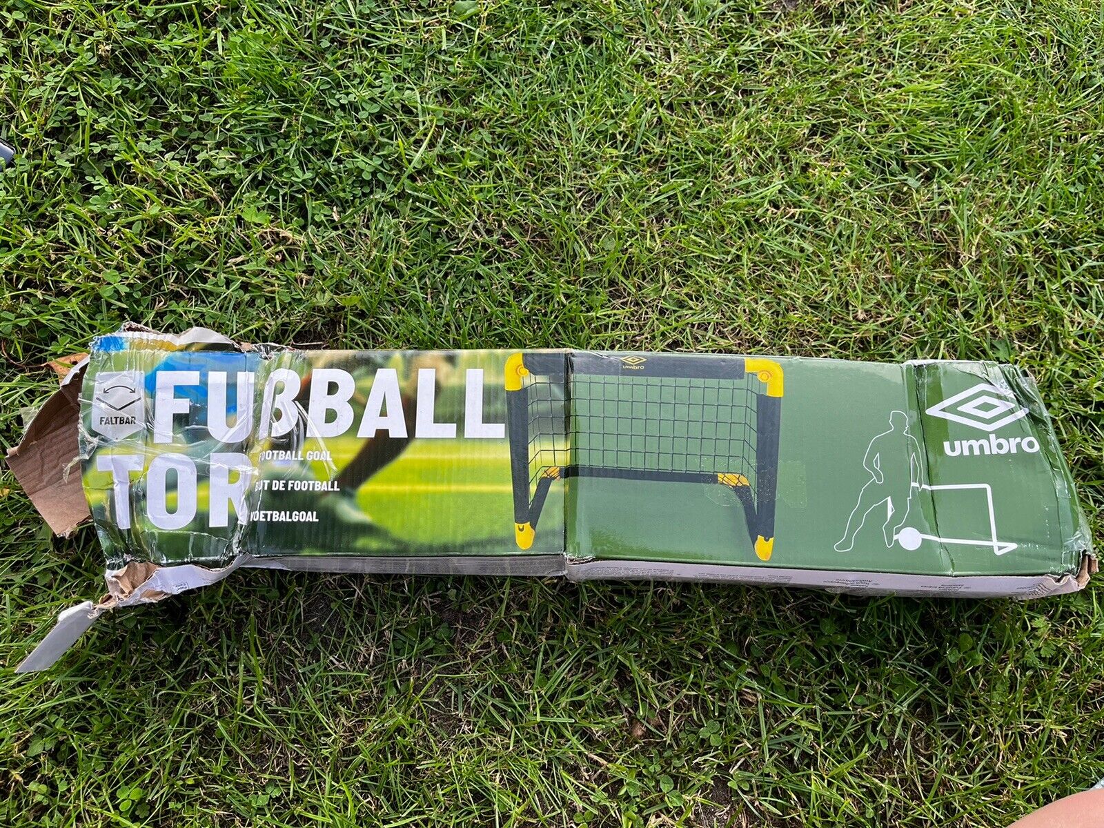 (Bild für) Umbro 50 x 44 x 44 cm - Faltbares Fußballtor